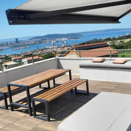 House In Split With Sea View, Terrace, Air Conditioning, Wifi 4937-1 Holiday home Solin